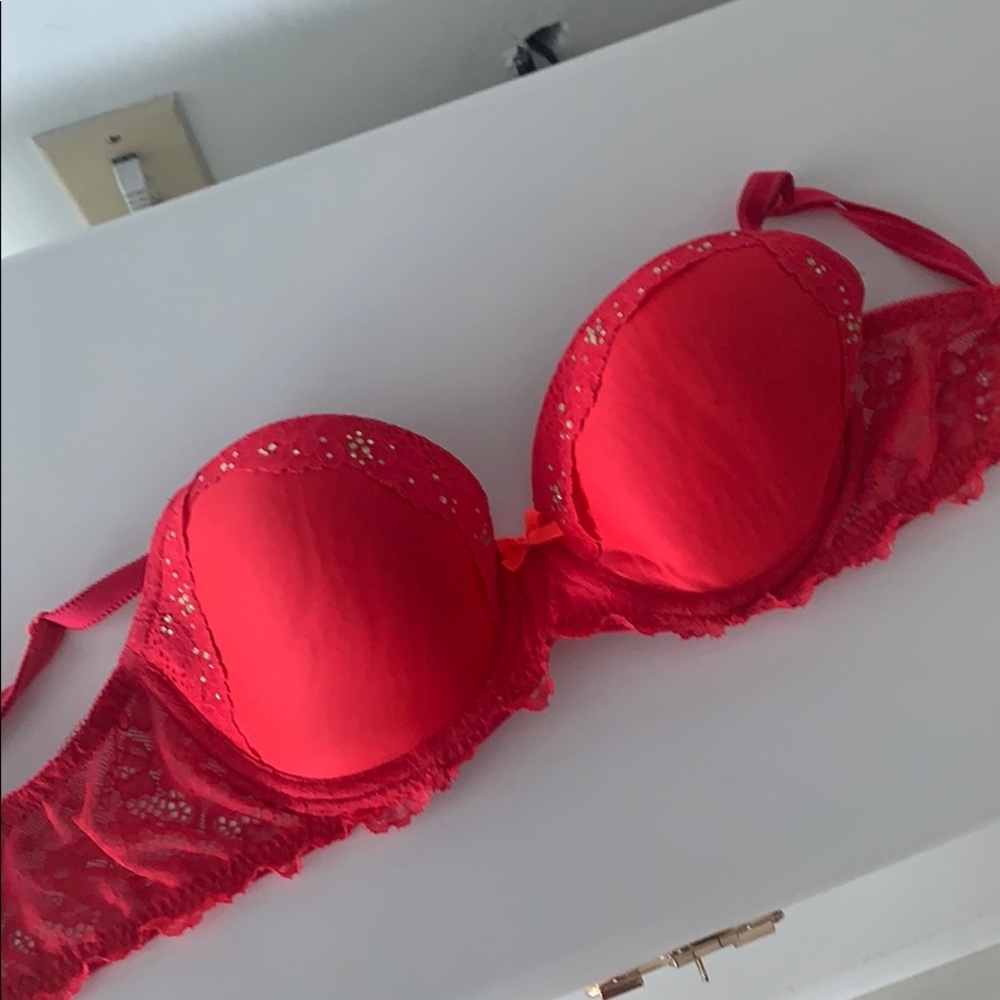 Red victorias secret bra 34d